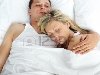 Высокий зрения пара спит в постели Фото со стока - 10106523