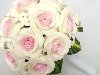 Белые розы в букете невесты. Конечно, Королевским цветком является белая ...