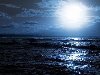 Лунный свет на море 2048x1152