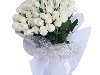 Шикарный букет цветов из 41 белой импортной розы с оформлением.