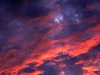Колір неба зумовлений оптичними властивостями молекул газів, ...