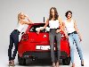 Три красивые девчонки и красное авто - обои для рабочего стола