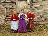 Фотография крестьянских девушек в народных костюмах