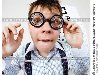 Смешной мальчик в очках в офтальмологическом кабинете, фото № 2720094, ...