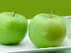 Почему женщинам ежедневно нужно съедать по 2 яблока?