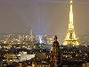 ... маяка на верхушке и двух прожекторов, Париж Эйфелева башня