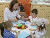 Воспитатель учит детей изобразительному искусству Как стать воспитателем