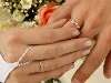 Свадьба. Фото. Свадебные кольца. Руки. Букет. Цветы. Обручальные кольца.