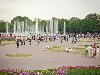 В центре парка Горького в Москве проливается классическая музыка, ...